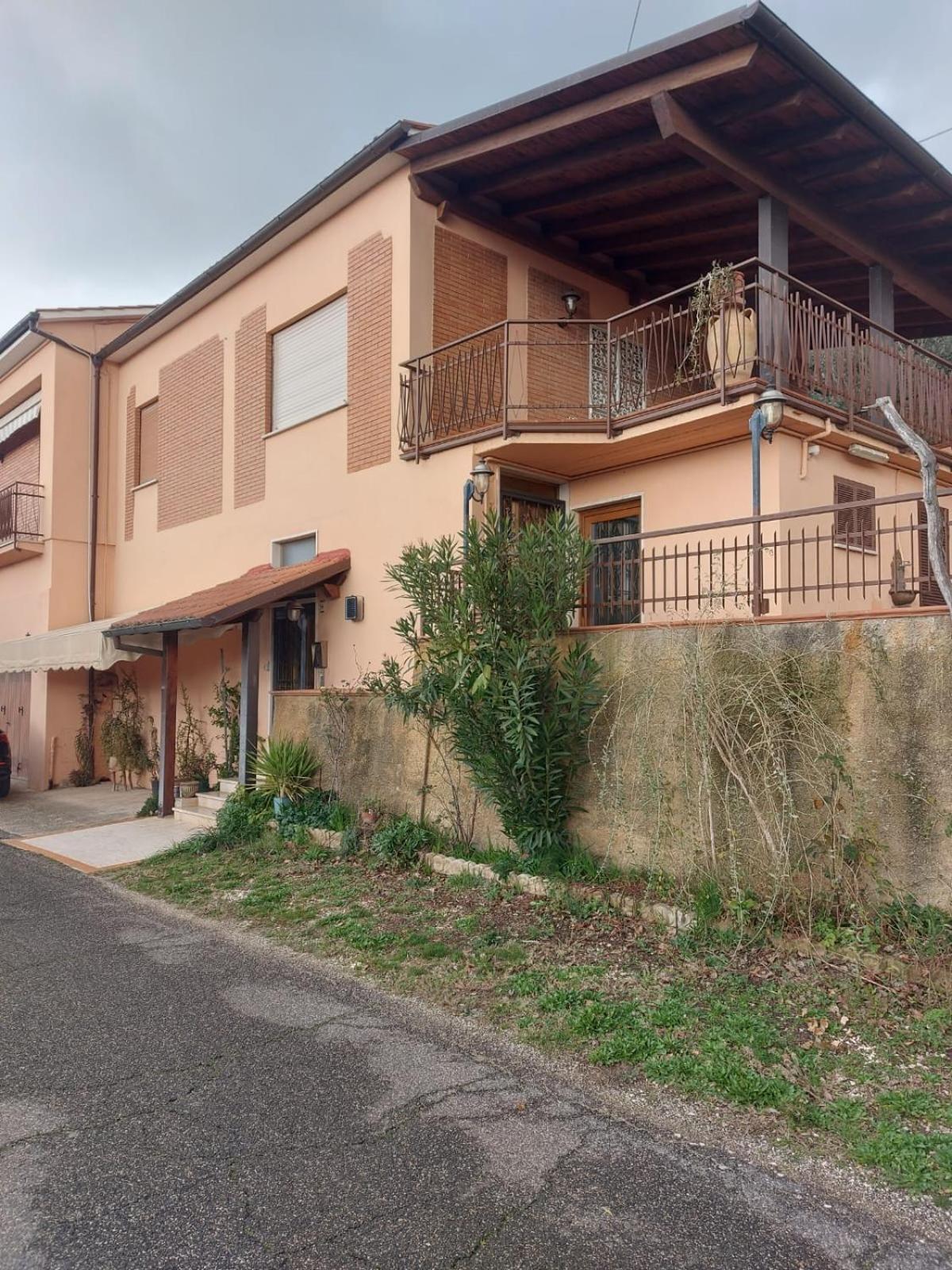Affittacamere Da Elio E Renata Calvi dellʼ Umbria Eksteriør bilde